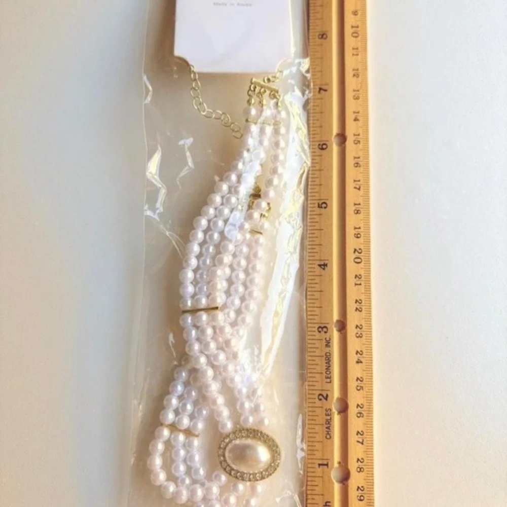 Vintage-Style Faux Pearl Choker Necklace with Oval Pendant Elegant Statement new